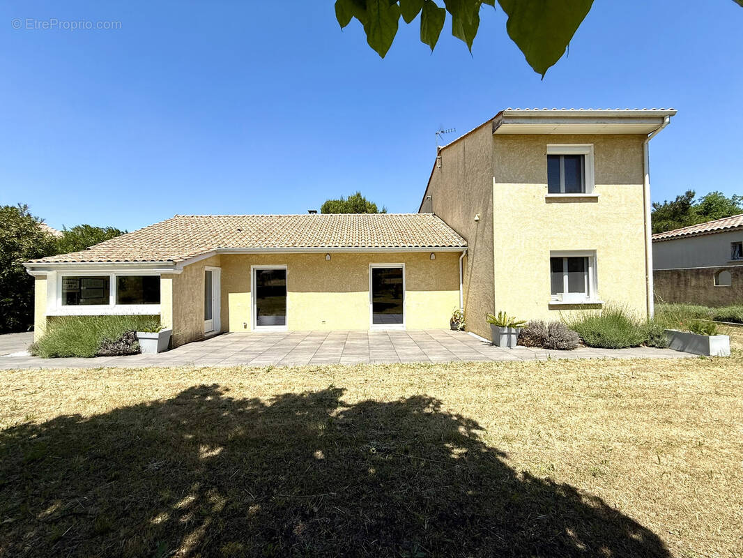 Maison à BOLLENE