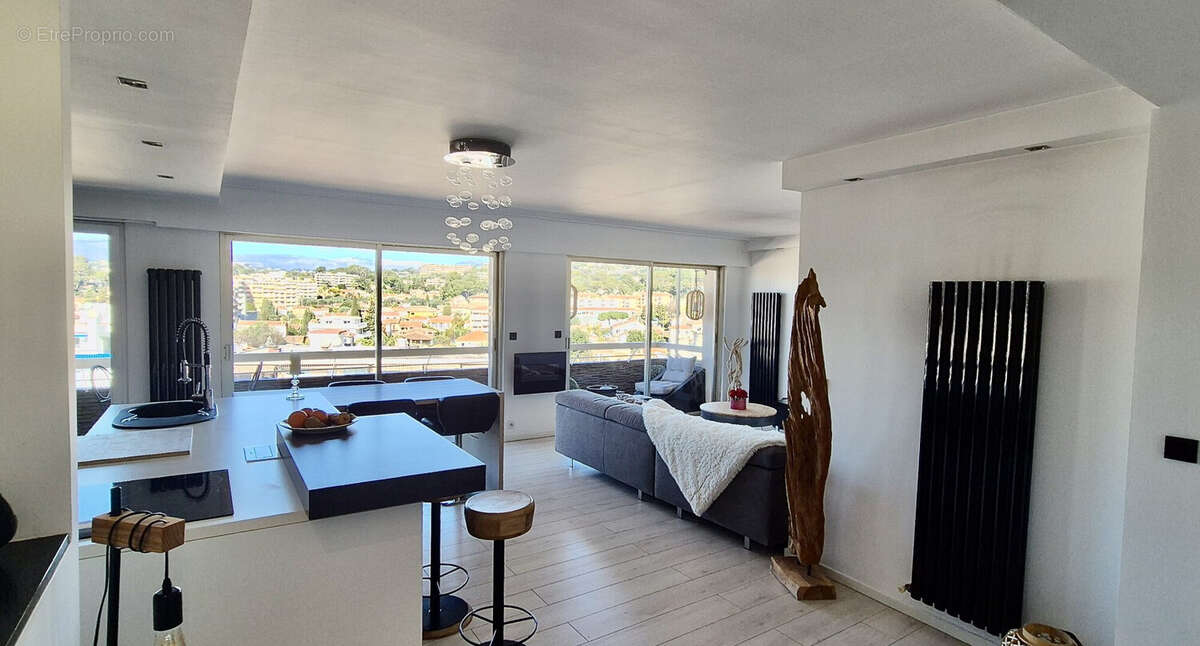 Appartement à LE CANNET