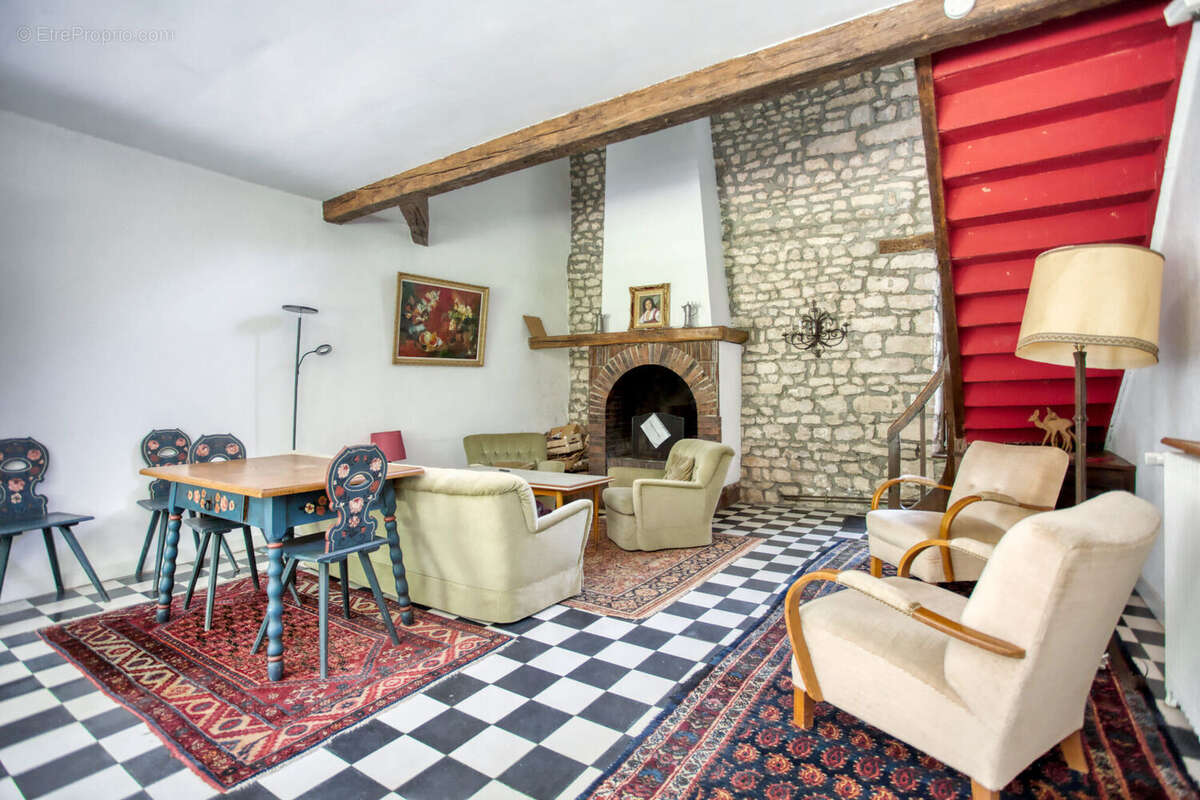 Maison 651 m² à Chateau-Landon  - photo 7