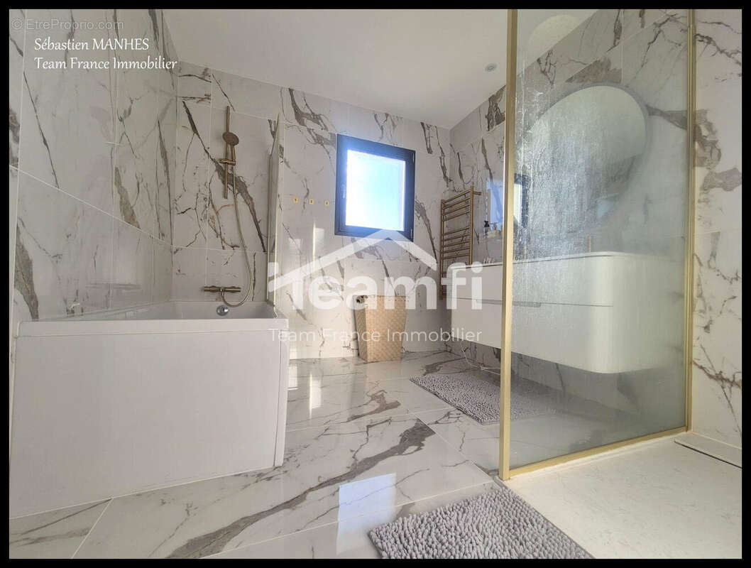 Maison à SAINT-REMY-SUR-DUROLLE