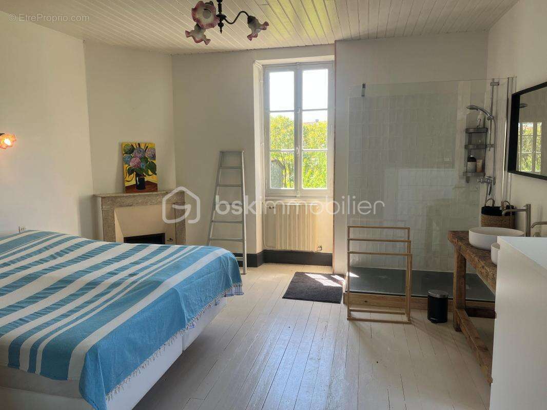 Propriété avec gîtes, piscine, dépendances et pigeonnier historique dans le Gers - photo 8