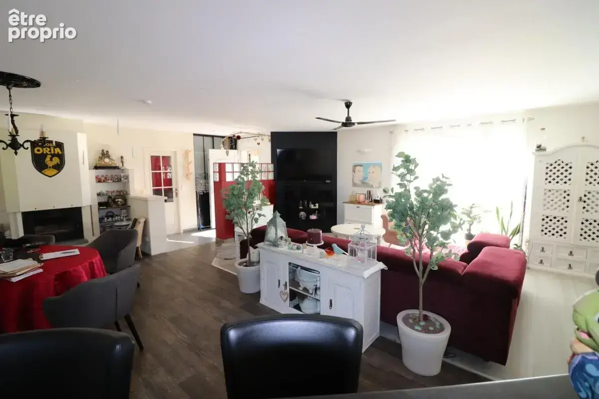 Maison traditionnelle à vendre 7 pièces MATHA (17) - photo 13