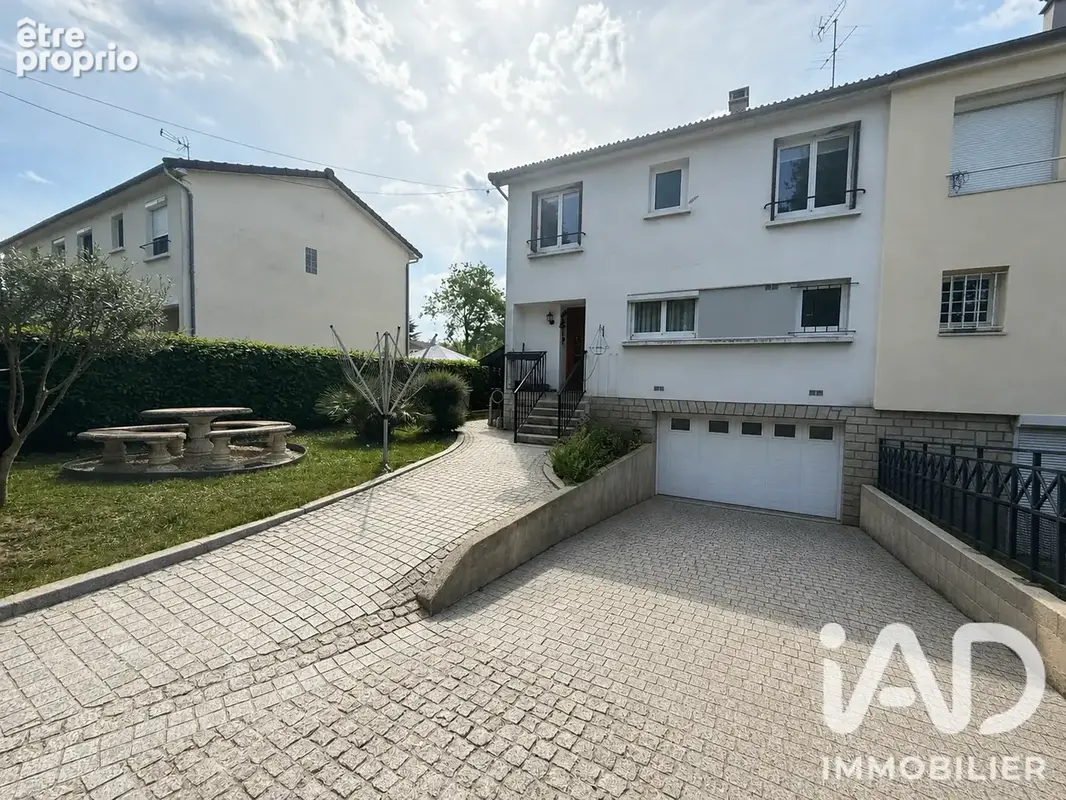 Photo 1 - Maison à VERT-SAINT-DENIS