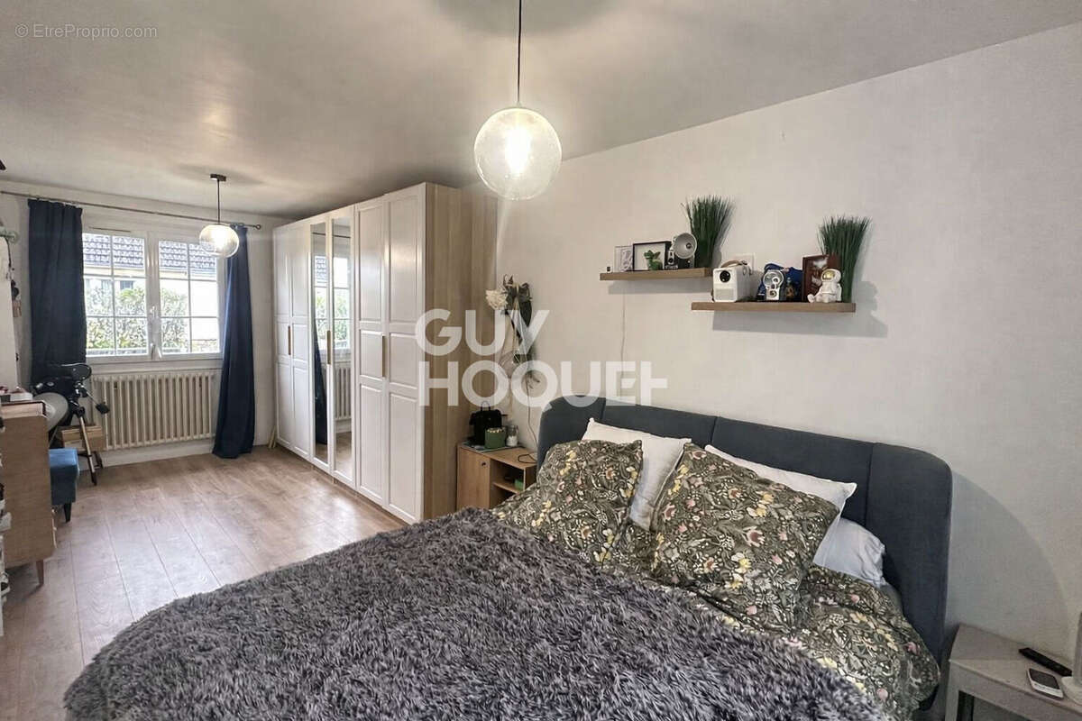 Maison à LACROIX-SAINT-OUEN