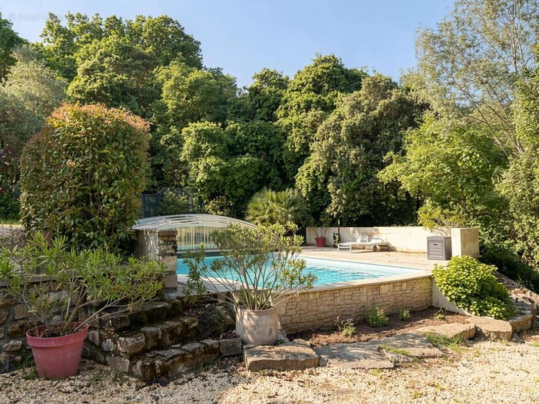   - Maison à AUBENAS