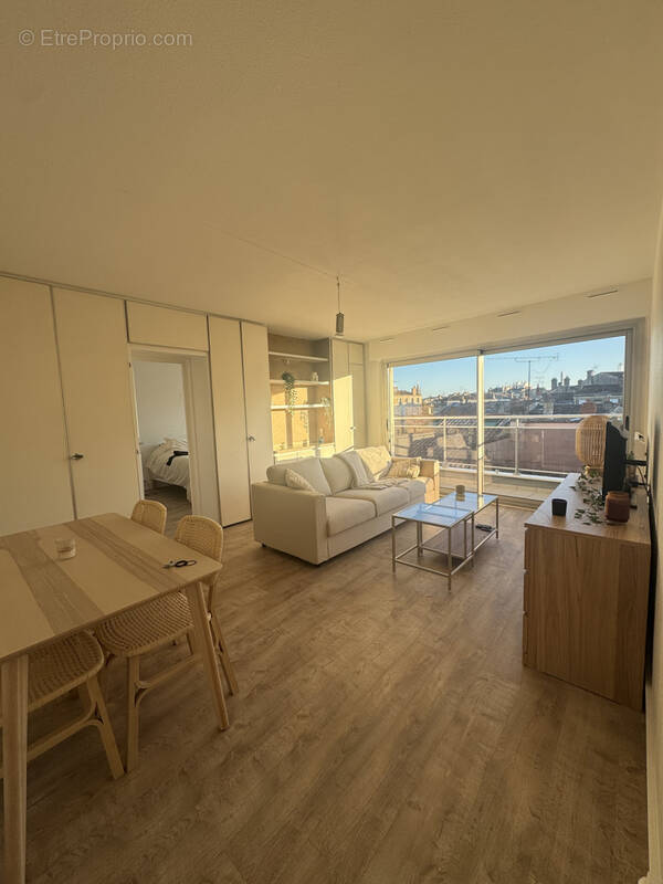 Appartement à BORDEAUX