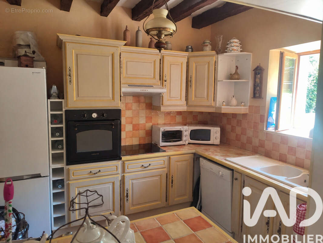 Maison 66 m² à Chenu  - photo 3