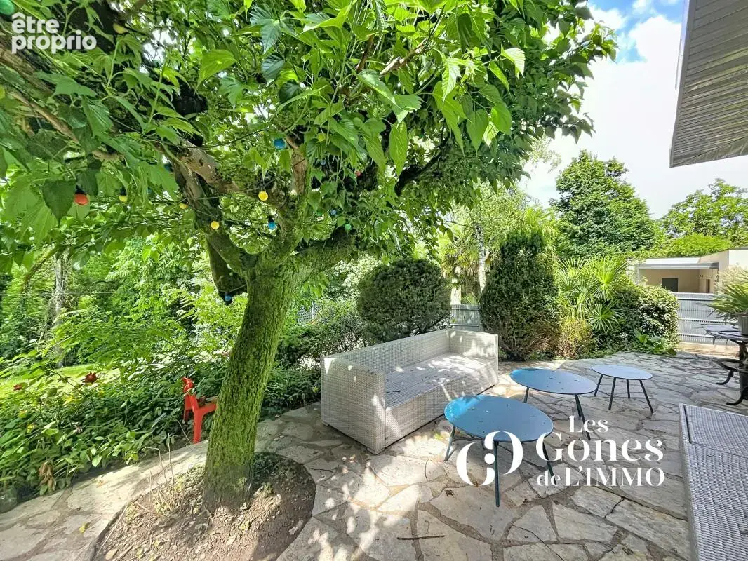 Magnifique propriété de 300m2   Lumière, élégance et art de - photo 22