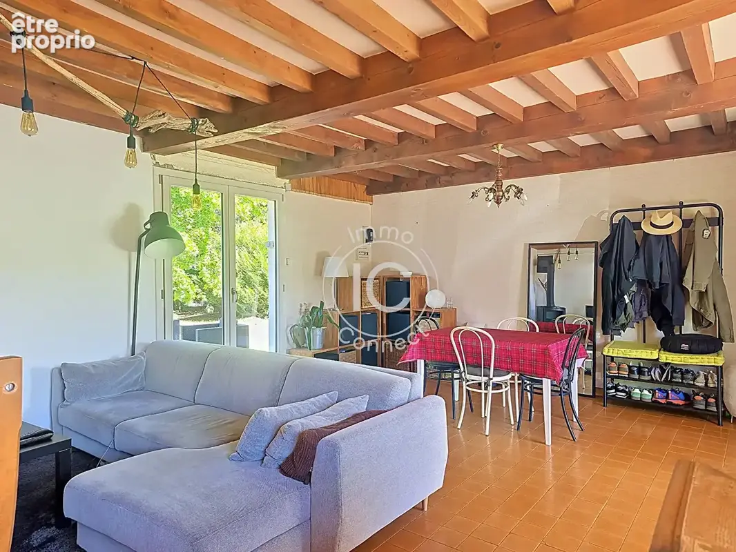 Maison à potentiel avec terrain boisé au calme - photo 5