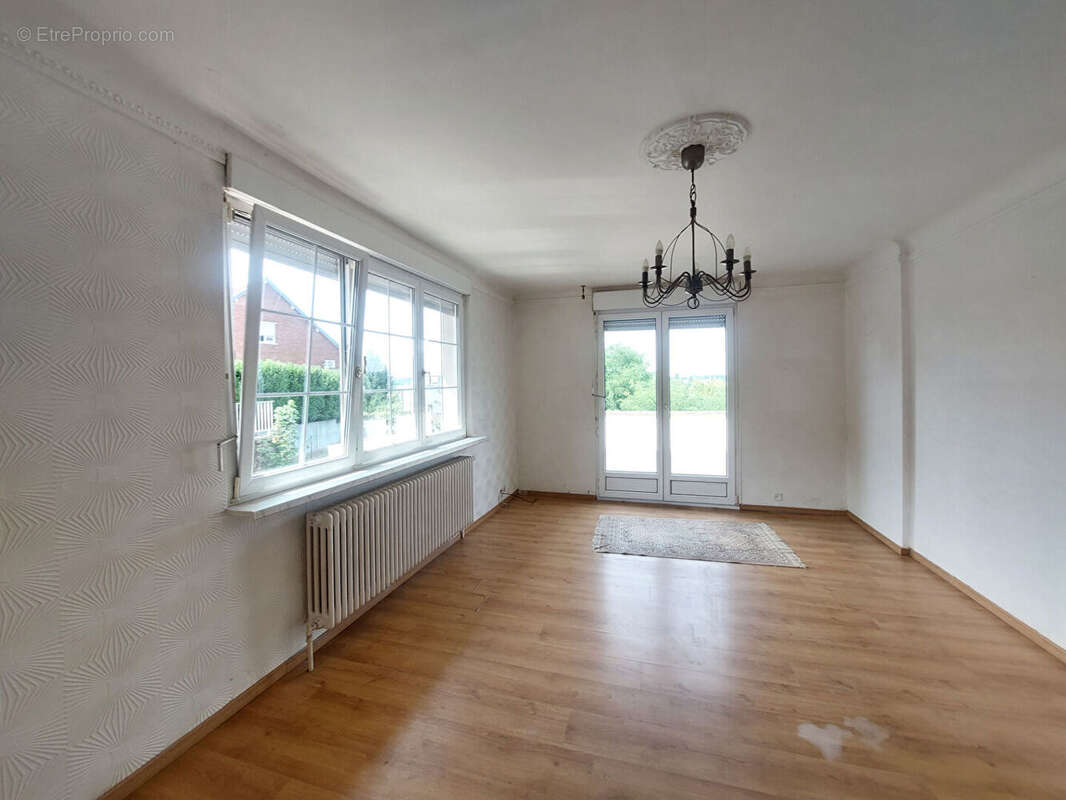 Maison St Avold 8 pièce(s) 141.23 m2 - photo 7