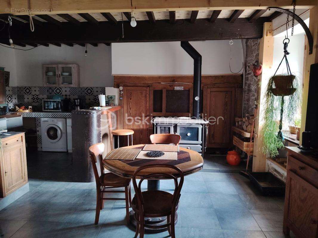 Maison à SAINTE-COLOME