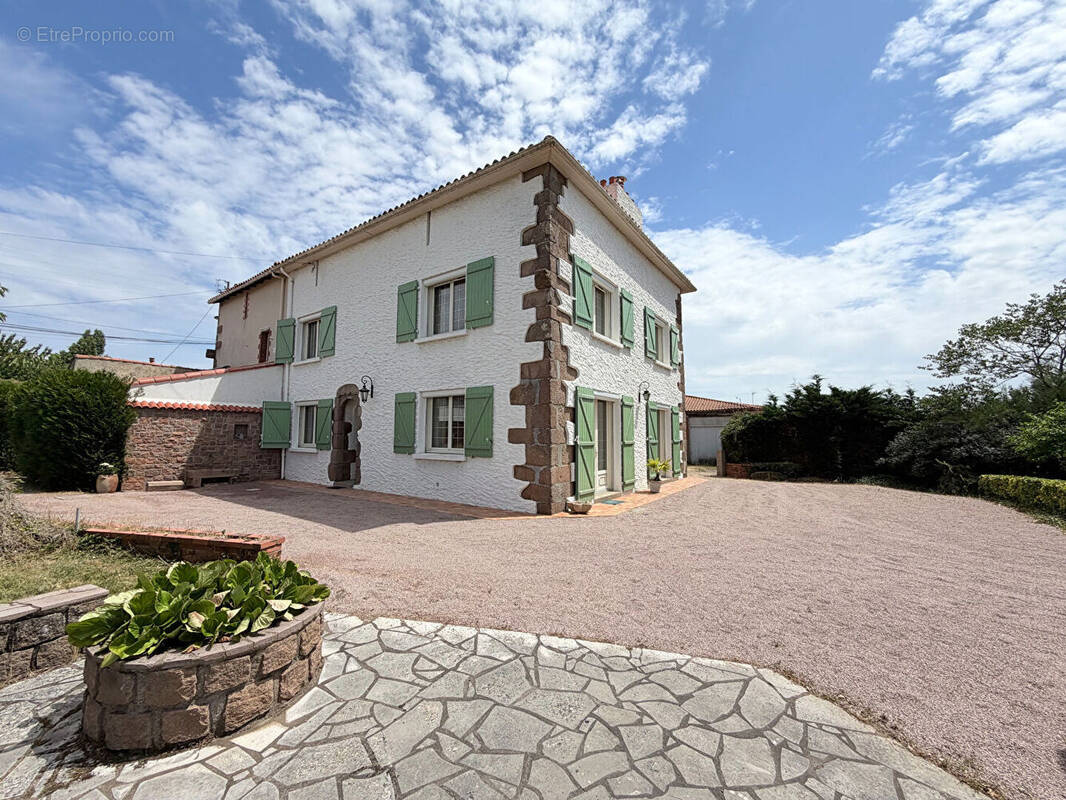 Maison à SAINT-ANDRE-DE-LA-MARCHE