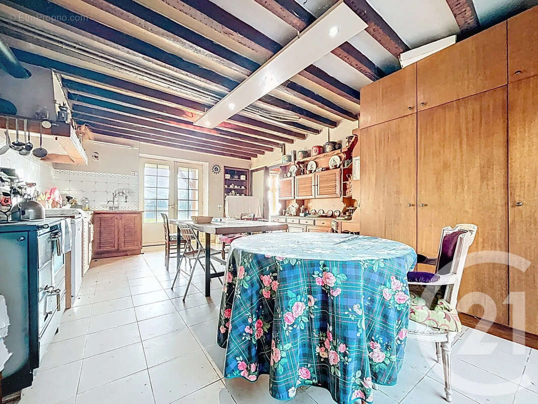 Maison à SAINT-JUST-EN-BRIE