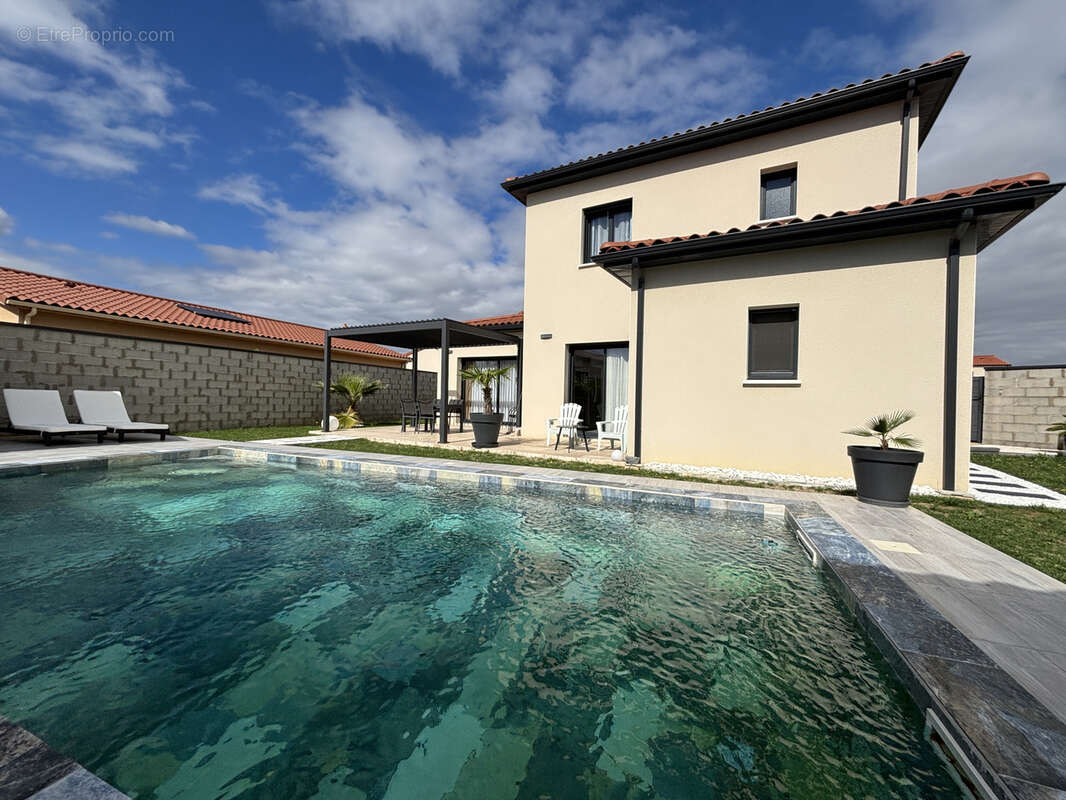 Maison à LIVRON-SUR-DROME