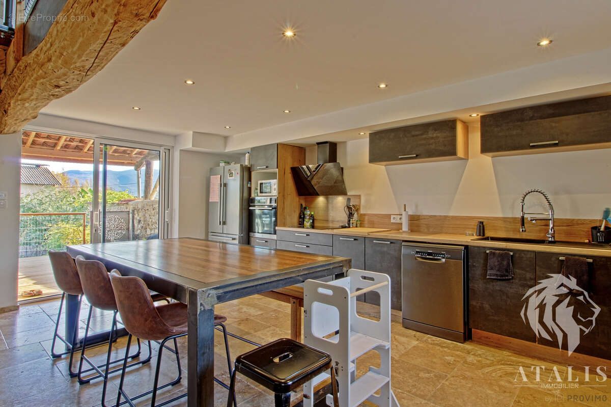 Maison à SAINT-LATTIER