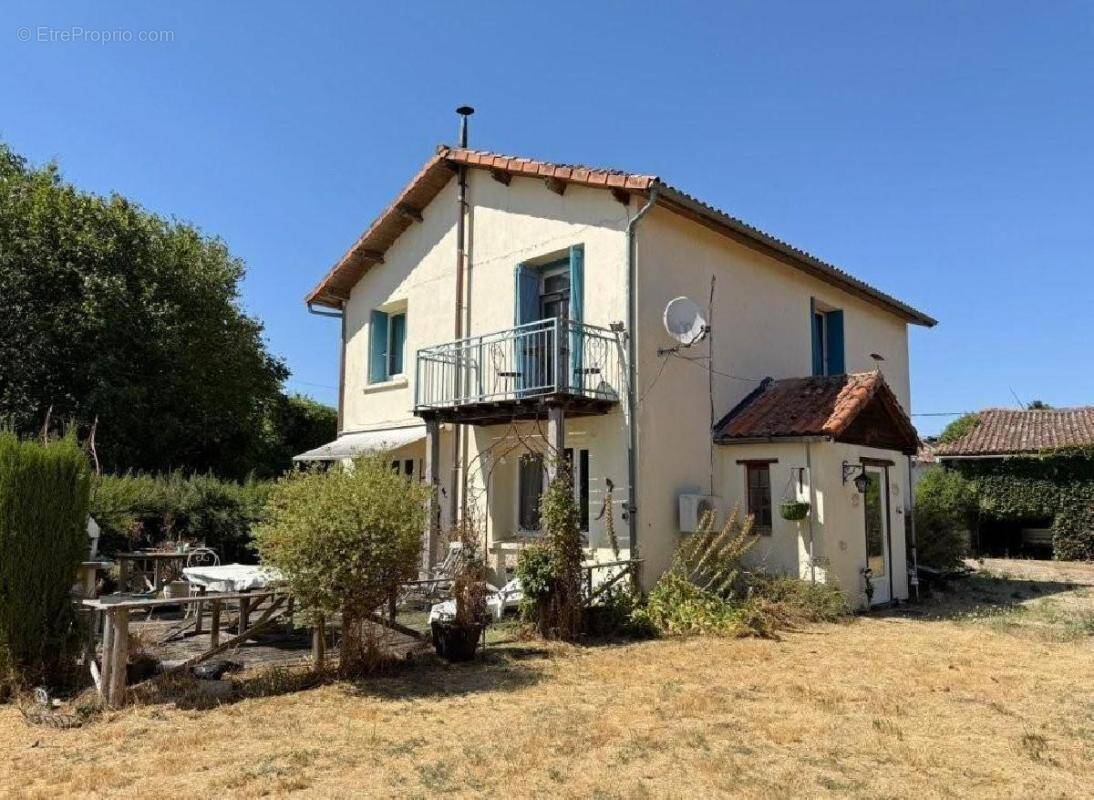 Maison à VILLEFAGNAN