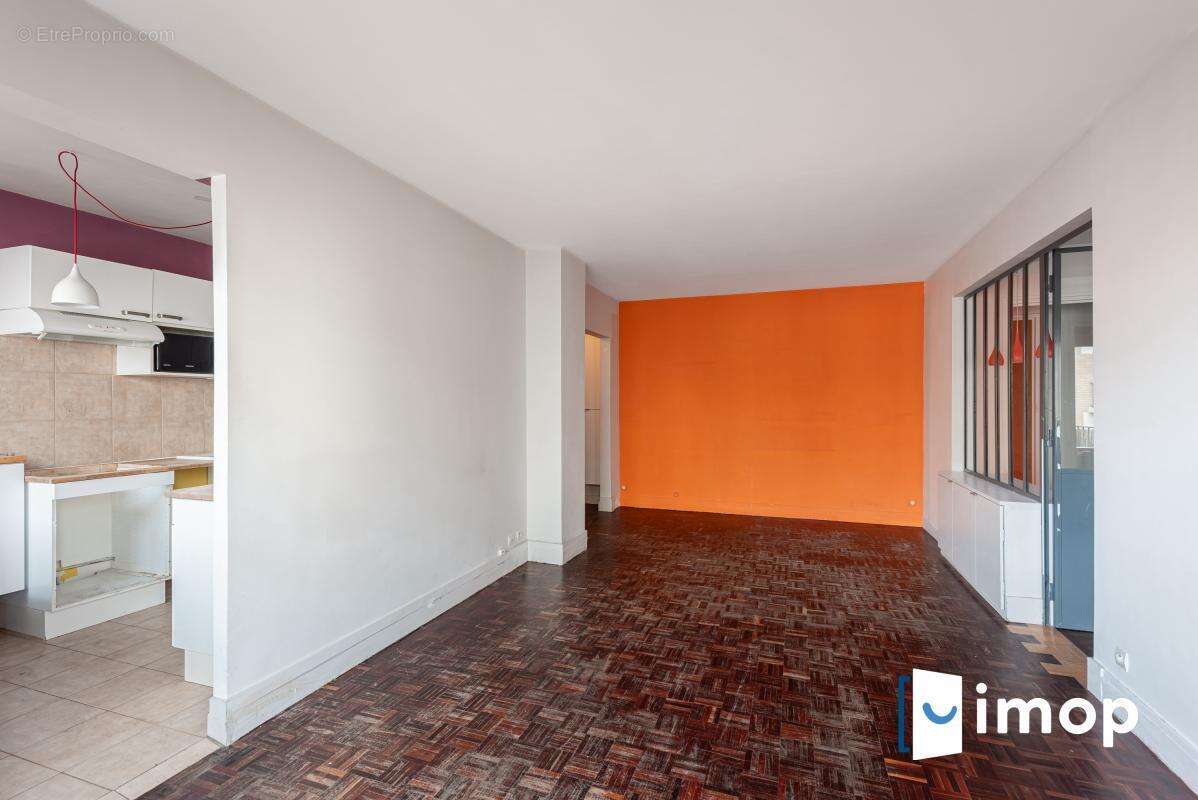 Appartement à PARIS-15E