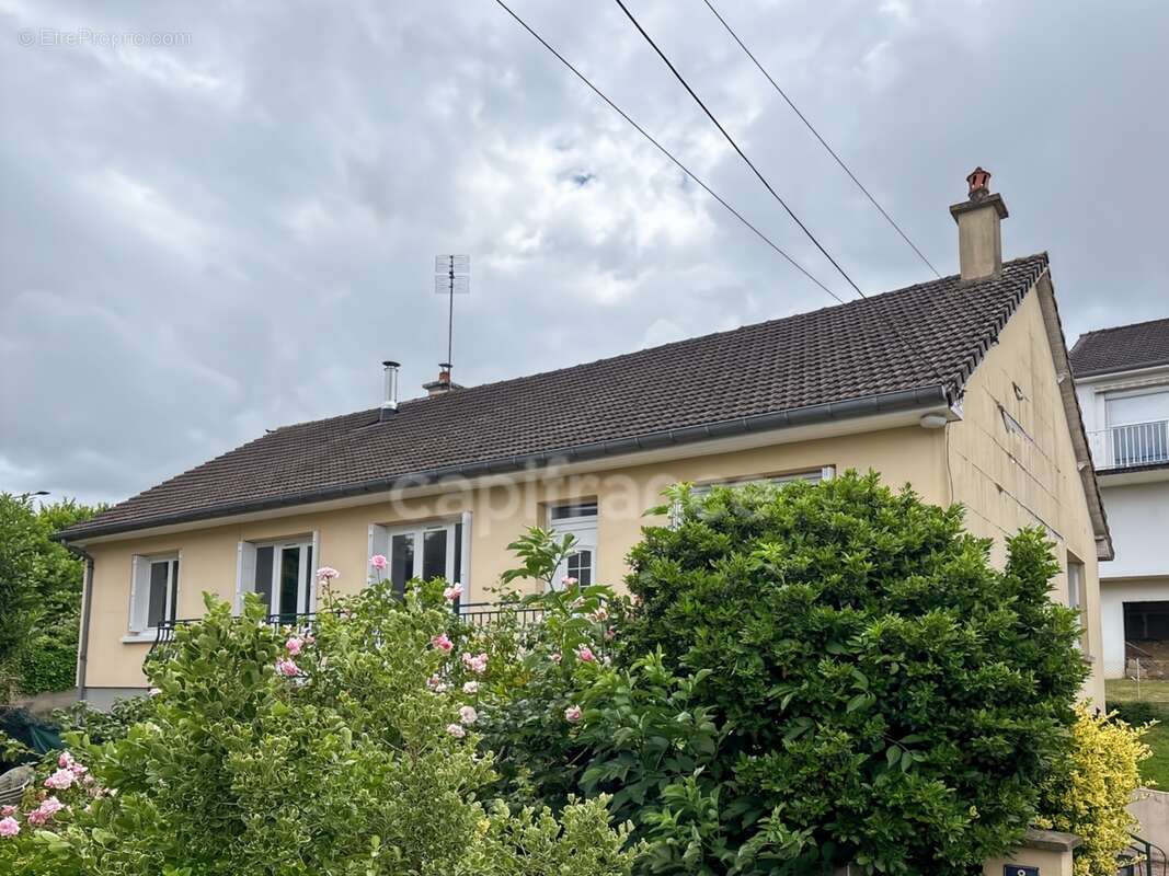 LE MANS Quartier Maillet-Bellevue Maison sur sous sol 4 chambres - photo 2