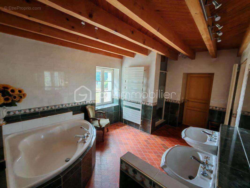 Maison à CHAVEYRIAT