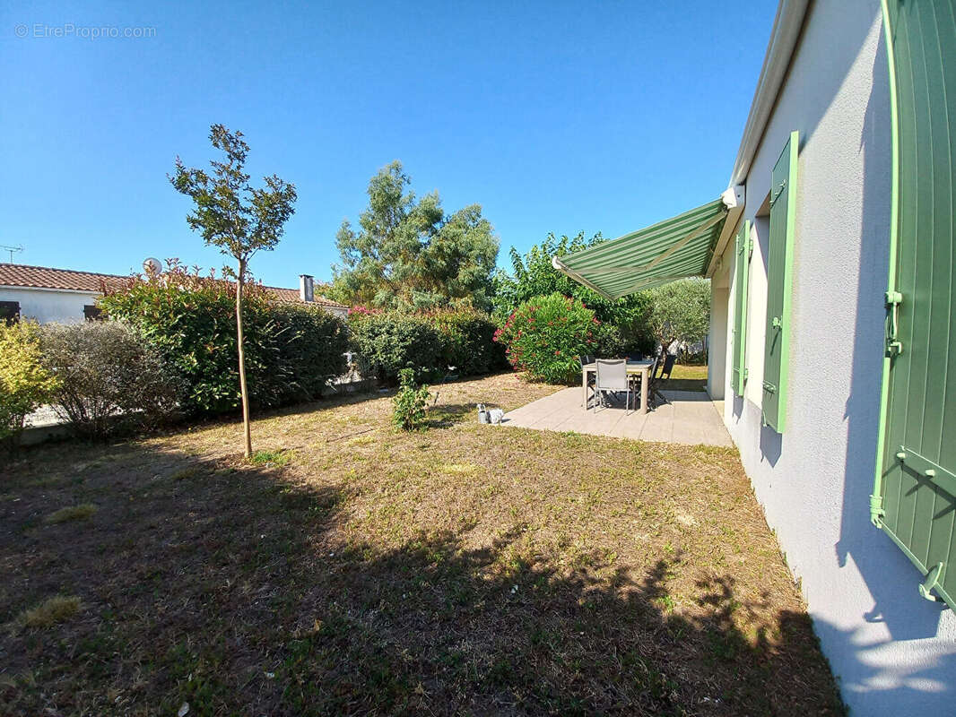 Maison récente avec garage et jardin clos dans une résidence intimiste - photo 3