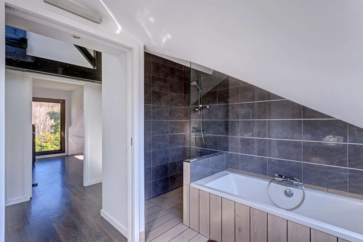 Maison à LA CELLE-SAINT-CLOUD