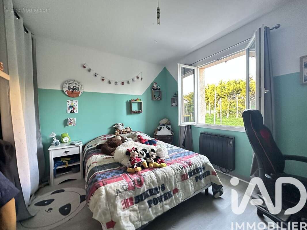 Photo 8