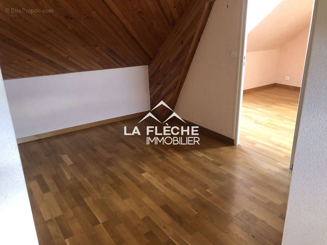 Maison à LA CHAPELLE-D'ALIGNE