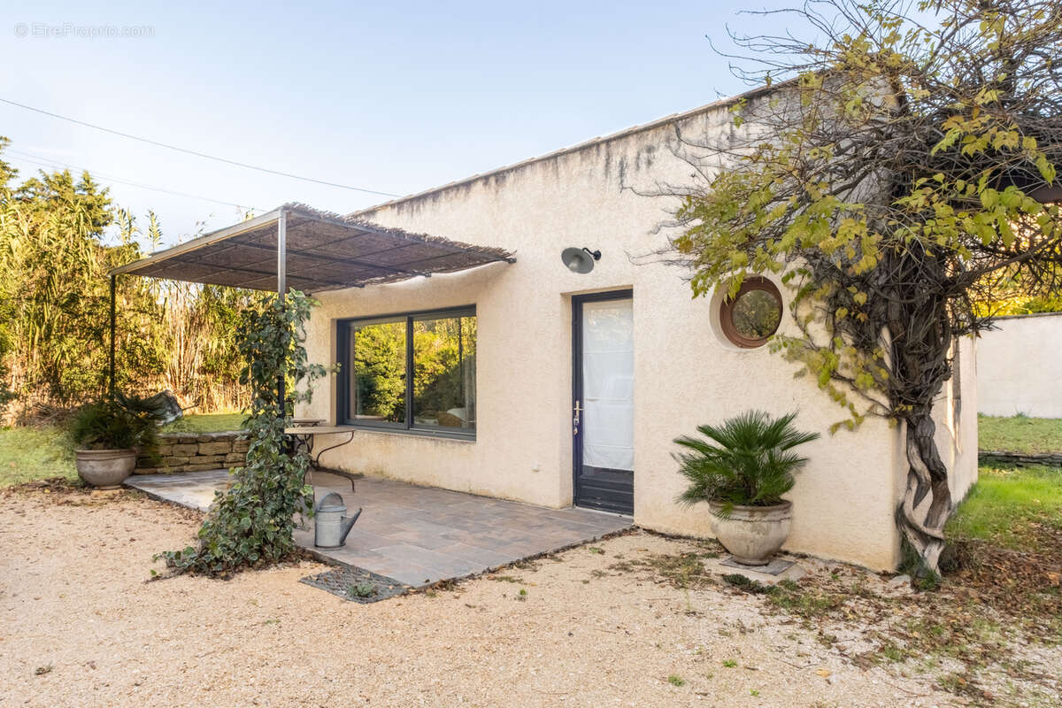 Maison à L&#039;ISLE-SUR-LA-SORGUE