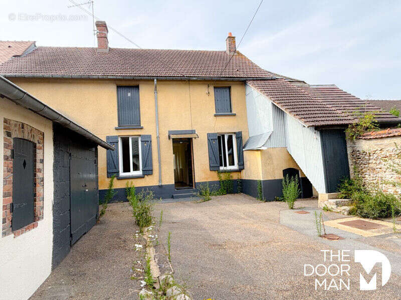 Maison à EPERNON