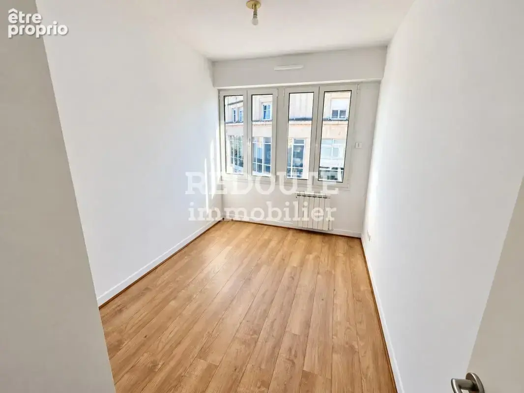 Reims – place du forum (proche boulingrin)  appartement t4 avec parking - photo 14