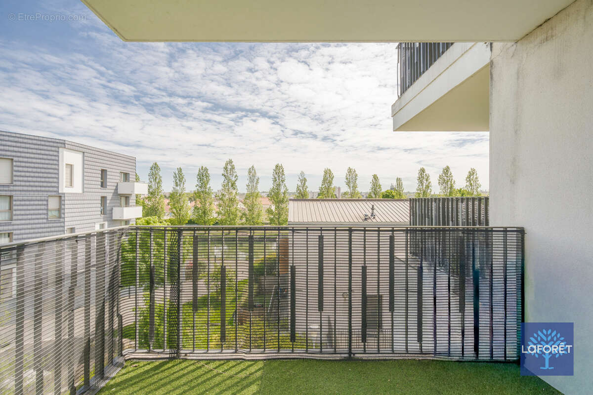 Appartement à LES PAVILLONS-SOUS-BOIS