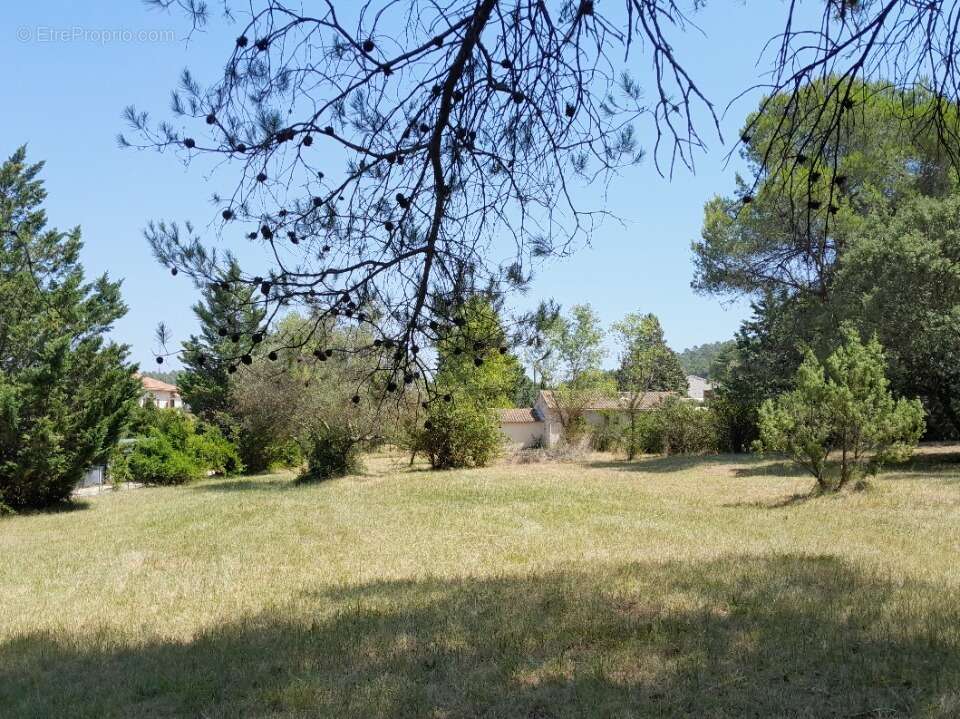 Terrain à LE VAL