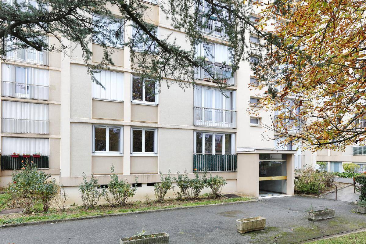 Appartement à LE PLESSIS-TREVISE