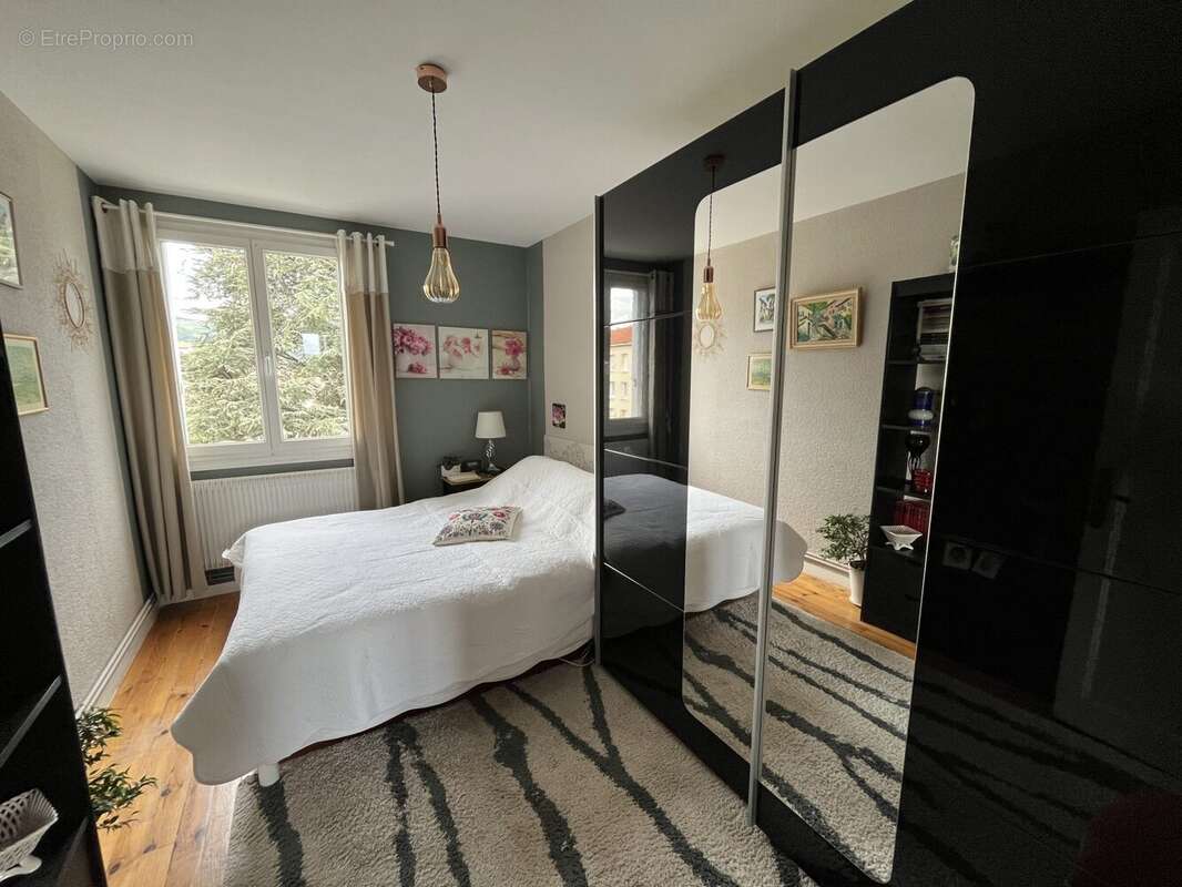 Appartement à SAINT-ETIENNE