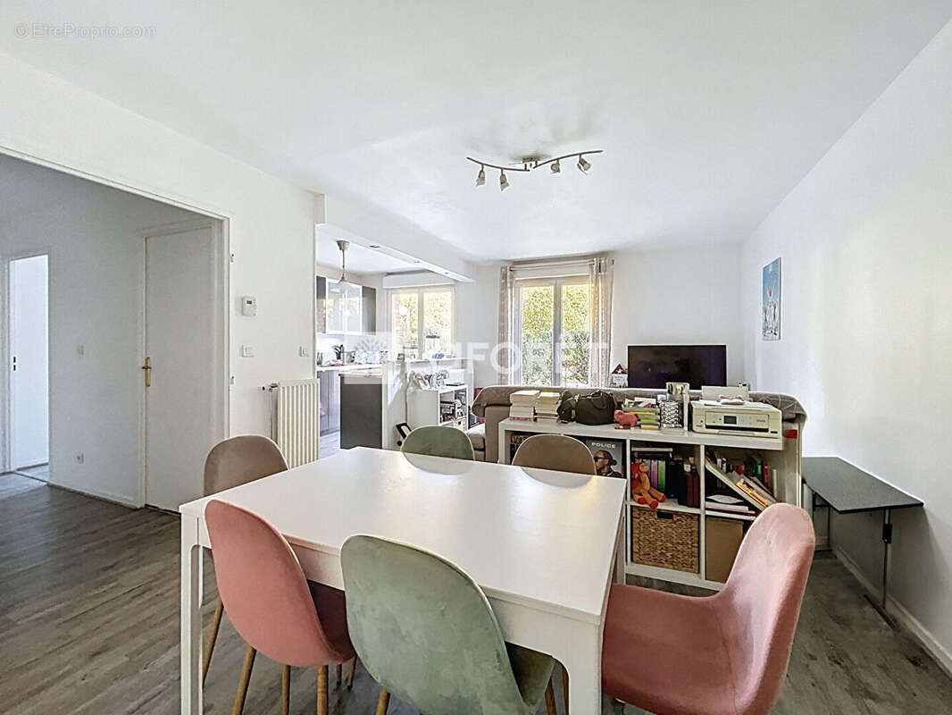 Appartement à VERNEUIL-SUR-SEINE