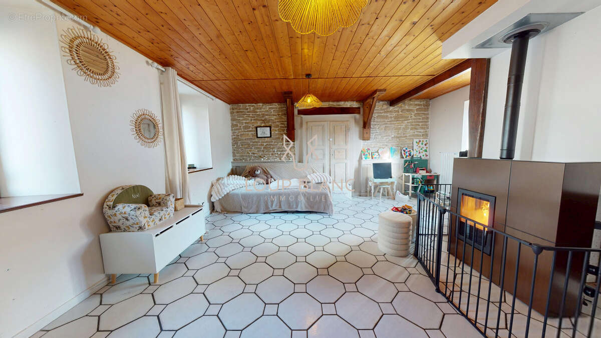Maison à MEDIERE