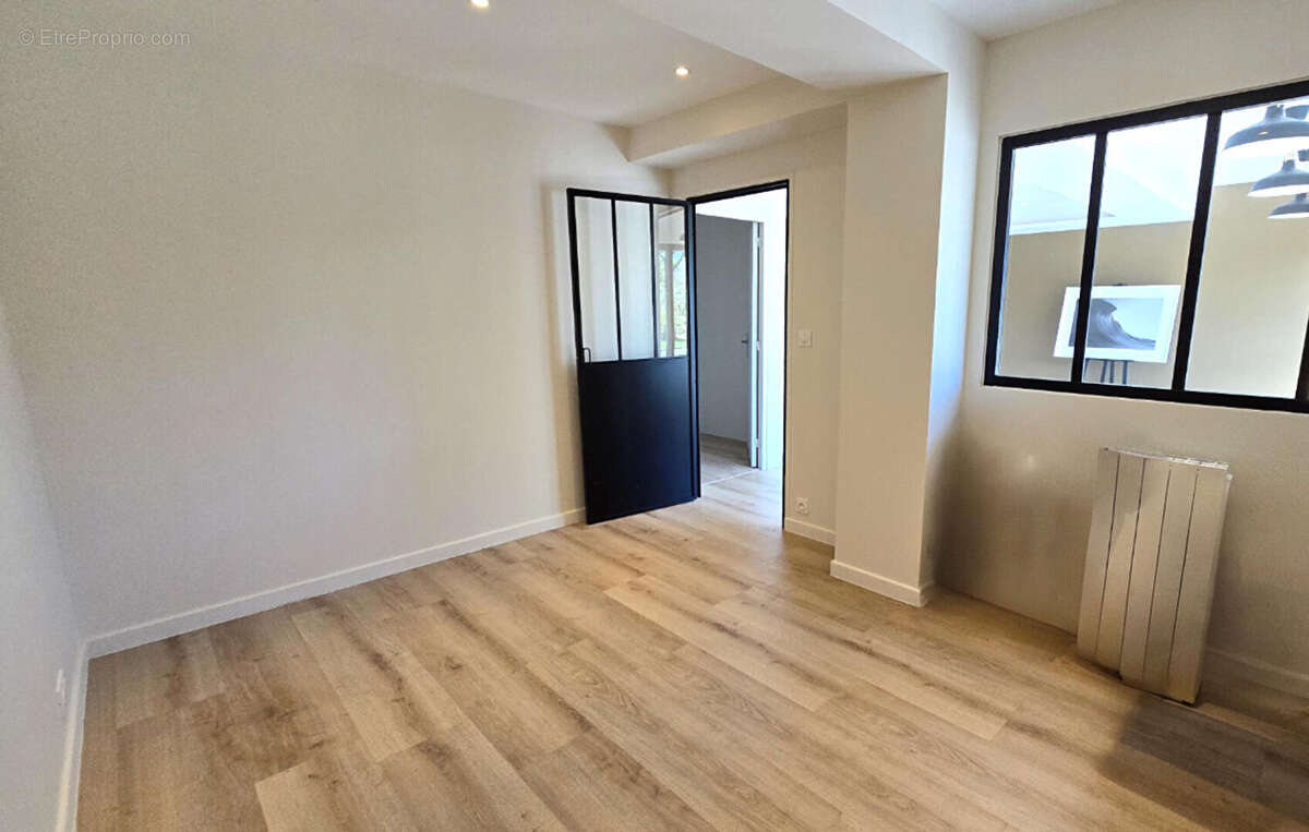 Commerce à PLOUHARNEL