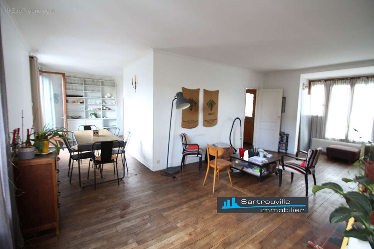 Maison à SARTROUVILLE
