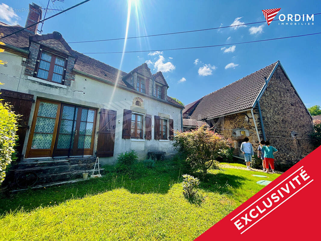 Maison à SAINT-AMAND-EN-PUISAYE