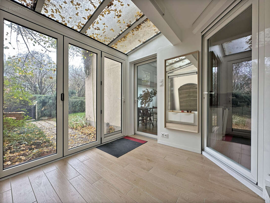 Duplex de 5 pièces de 137,03 m2 avec les deux vérandas, un double garage, un jardinet et un sous-sol total - photo 12