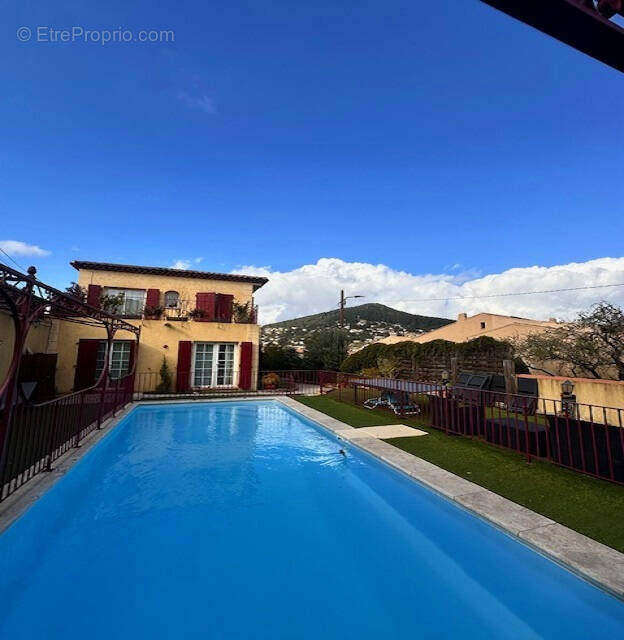 Maison à CARQUEIRANNE