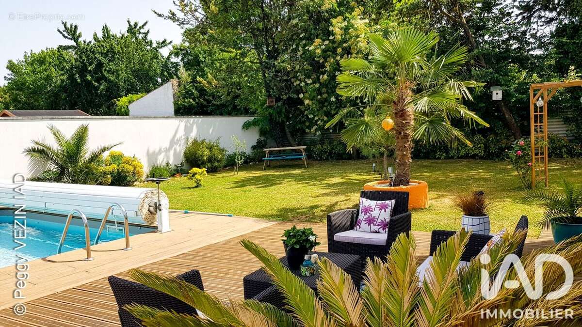 Maison 173 m² à Sainte-Soulle  - photo 2