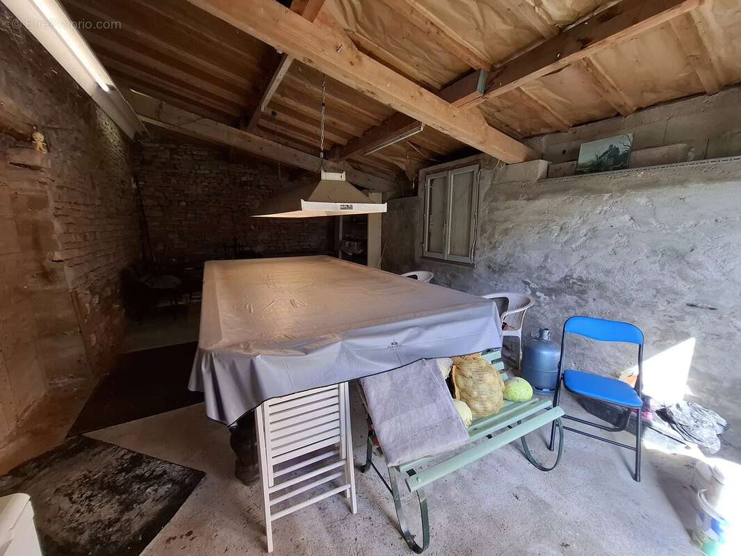 Maison à CLUSSAIS-LA-POMMERAIE