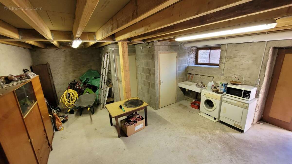 Maison à MERLEAC