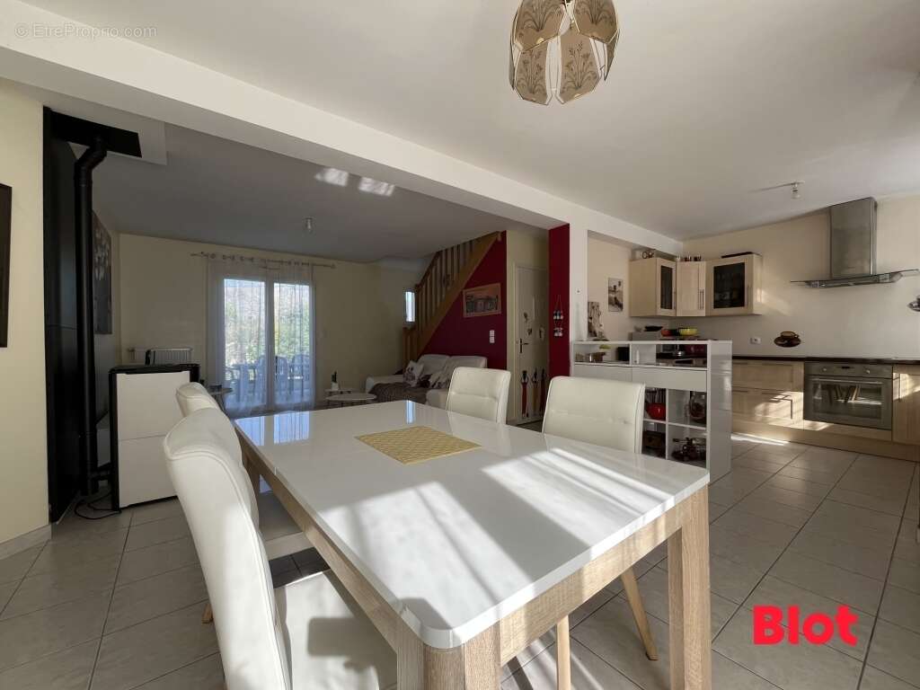 Maison à BAIN-DE-BRETAGNE