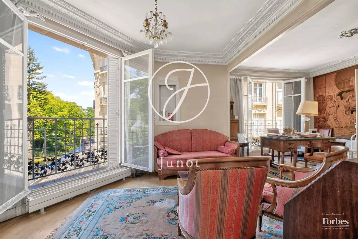 Appartement à PARIS-14E
