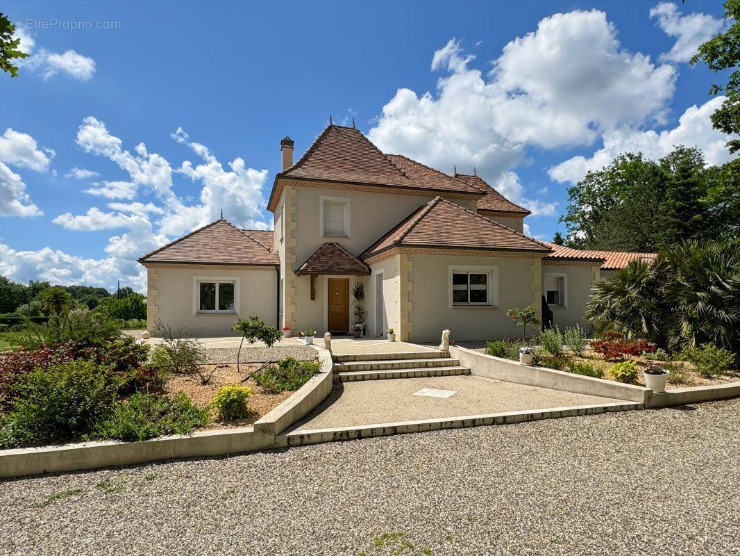Maison à SAINT-ASTIER