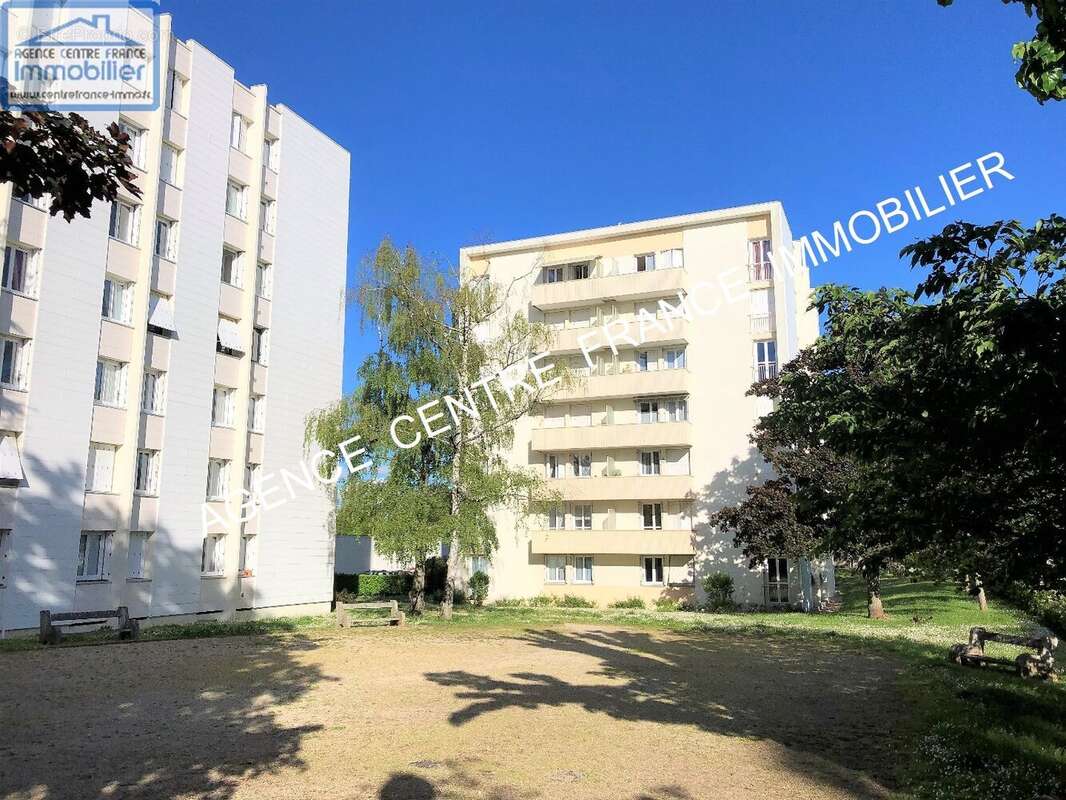Grand appartement 3 pièces,de 94,m²  avec ascenseur, balcon, garage et cave - photo 4