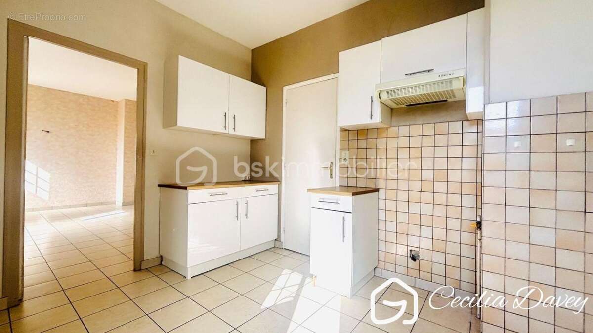 Appartement à VILLENEUVE-SUR-YONNE