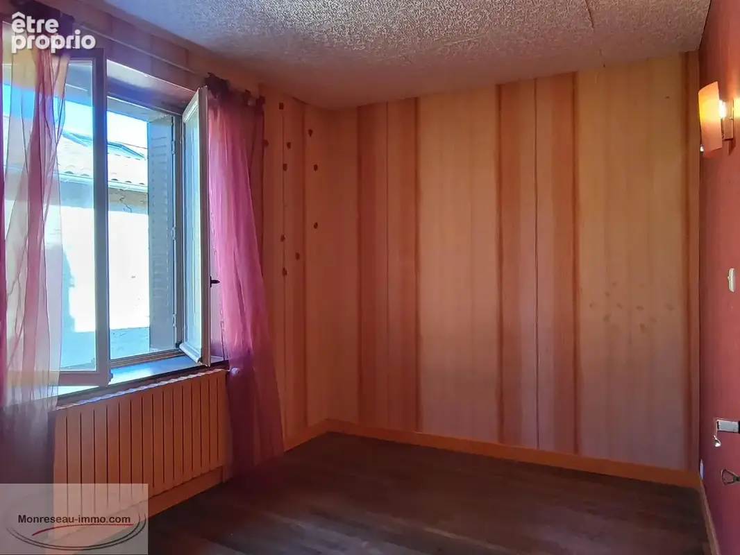 Ensemble Immobilier : 2 logements + dépendances + jardin (constructible) - photo 11
